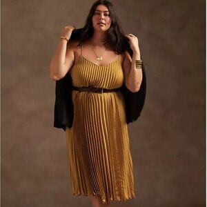 NWT - Banana Republic - Satin Pleated Midi Dress - Mocha